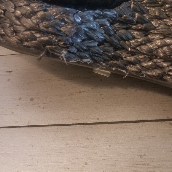 Shoes - Picture 5 of 5